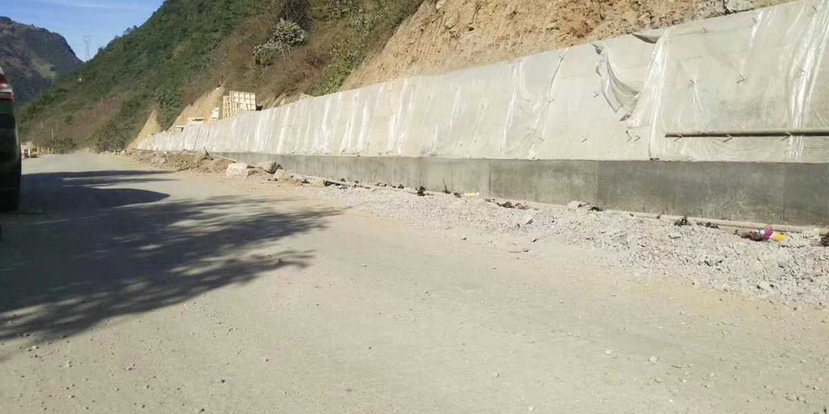 美麗公路—鼎駿塑業擋墻塑鋼模板工程案例